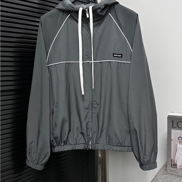 Men's Gray Windbreaker Jacket - Picture 1 of 9